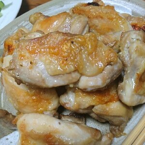 パリっとジューシー鶏もも肉のグリル焼き